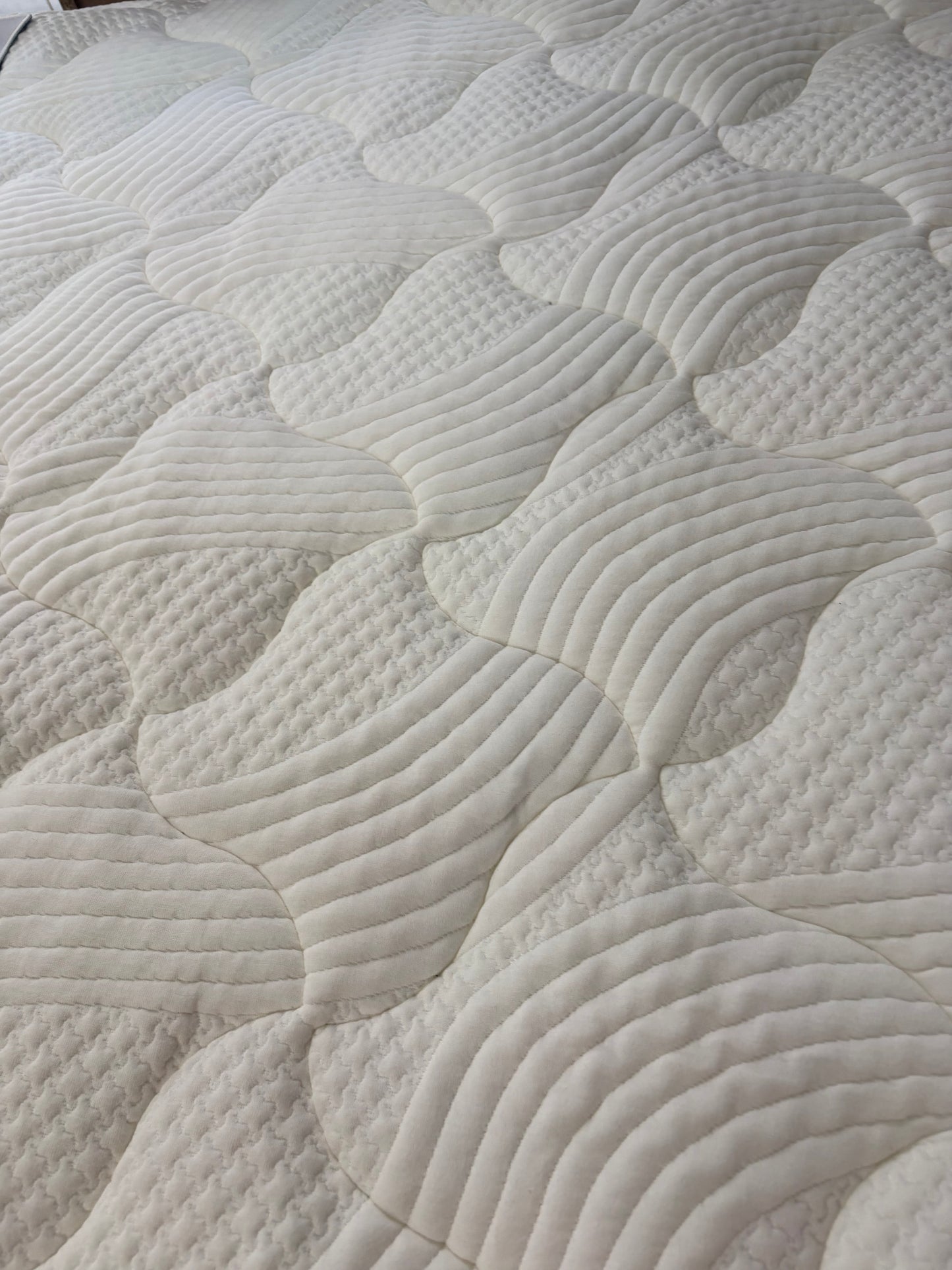 4000 Box Pillow Top – Double 4'6 – End of Line