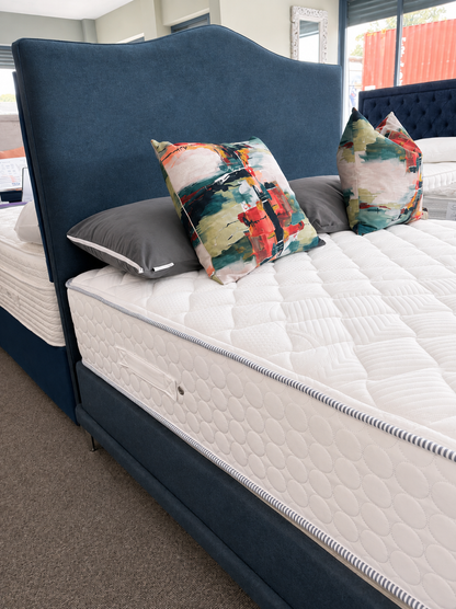 Snooze 1000 - 4'6 Double Divan Set - Ex-Display