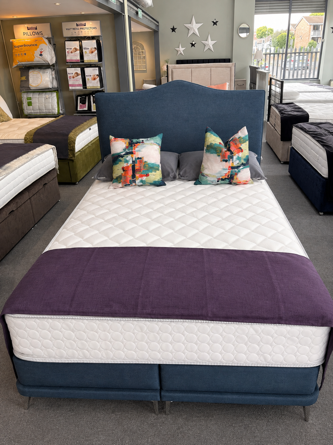 Snooze 1000 - 4'6 Double Divan Set - Ex-Display