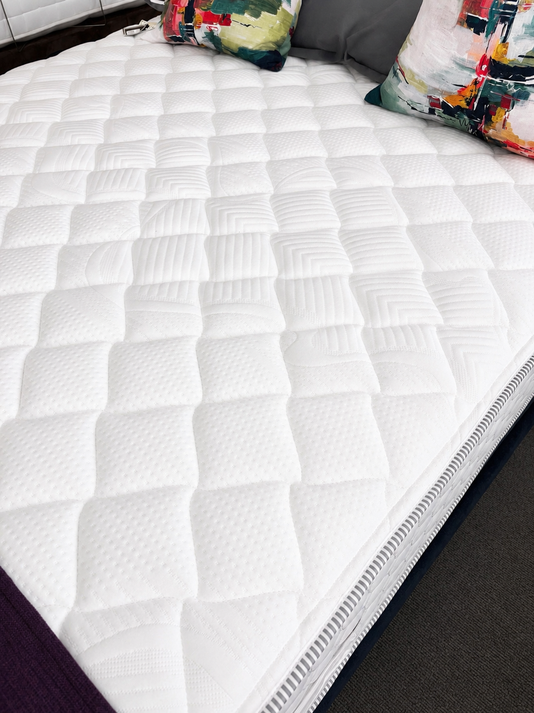 Snooze 1000 - 4'6 Double Mattress - Ex-Display